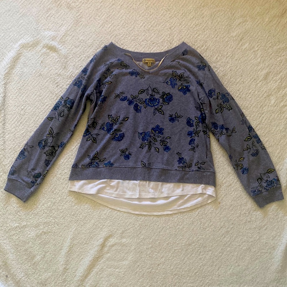 Women’s size medium long sleeve Democracy sweater